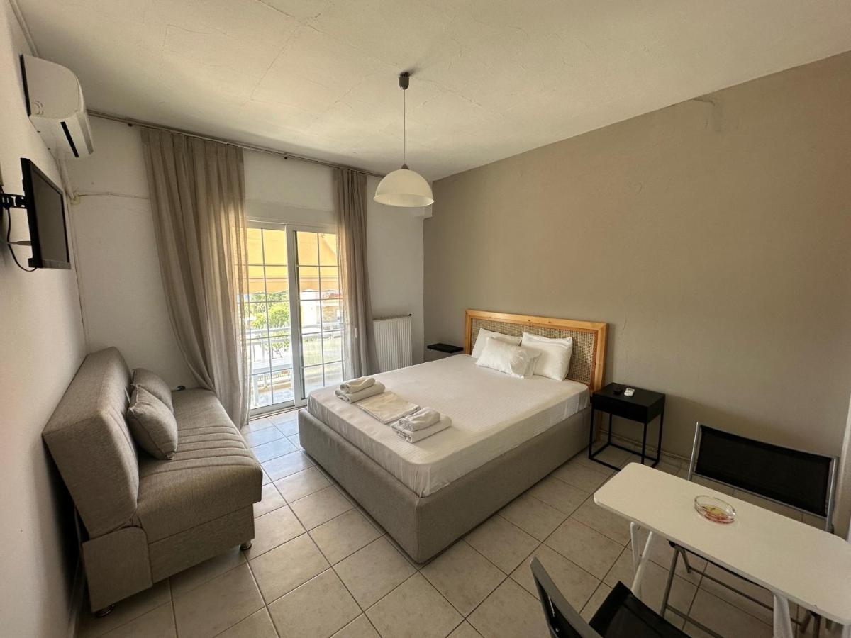 Rooms To Let Stefos Nea Chili Bagian luar foto