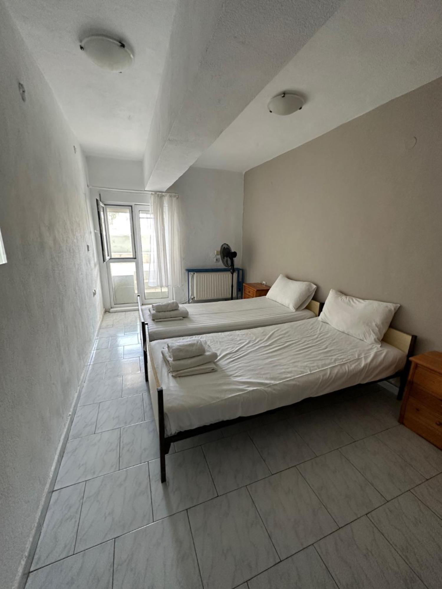 Rooms To Let Stefos Nea Chili Bagian luar foto