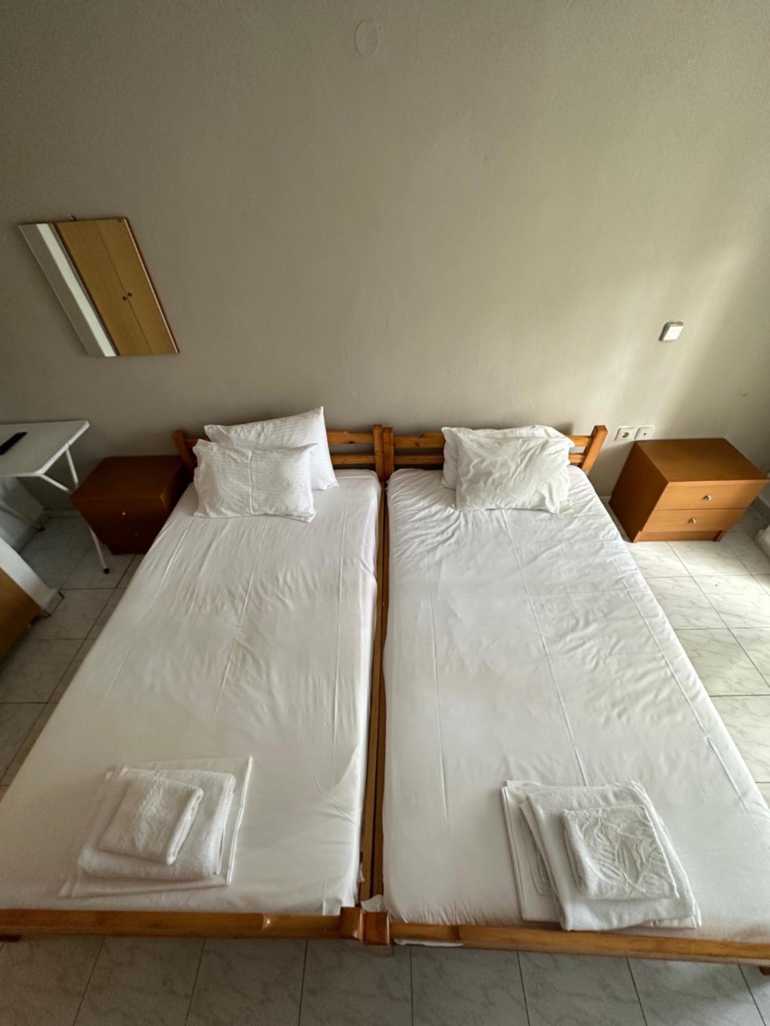Rooms To Let Stefos Nea Chili Bagian luar foto